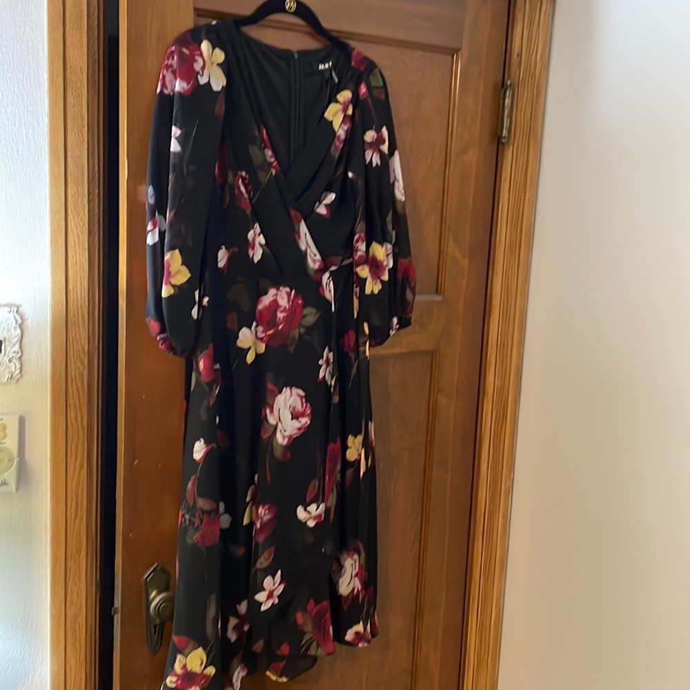 DKNY DRESS - BRAND NEW!